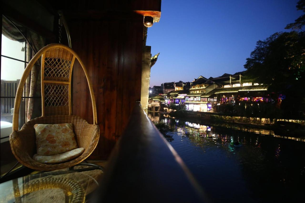 Lqj Riverside Guest House فنغهوانغ المظهر الخارجي الصورة
