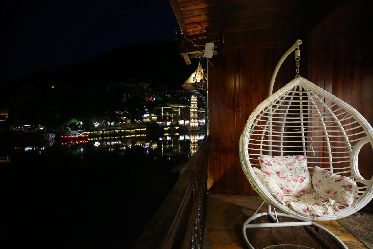 Lqj Riverside Guest House فنغهوانغ المظهر الخارجي الصورة