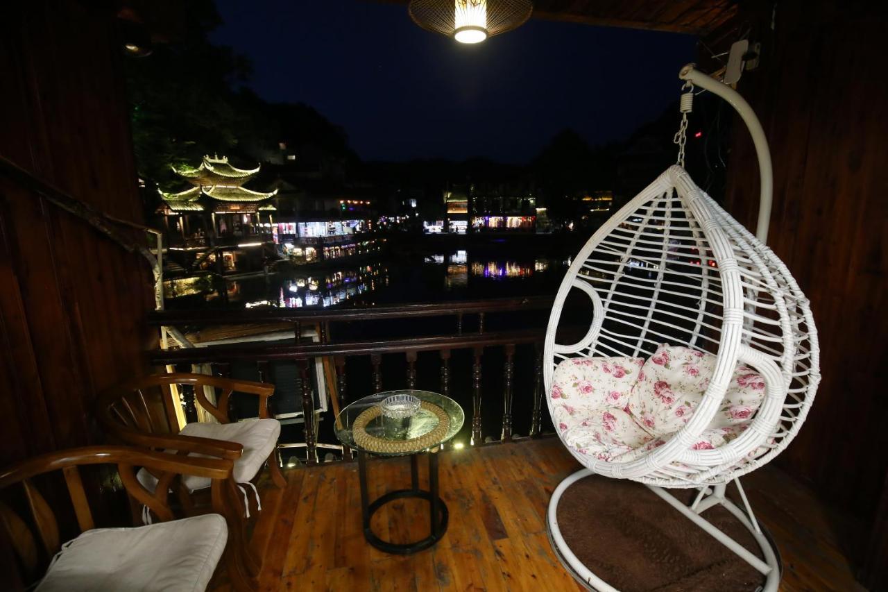 Lqj Riverside Guest House فنغهوانغ المظهر الخارجي الصورة