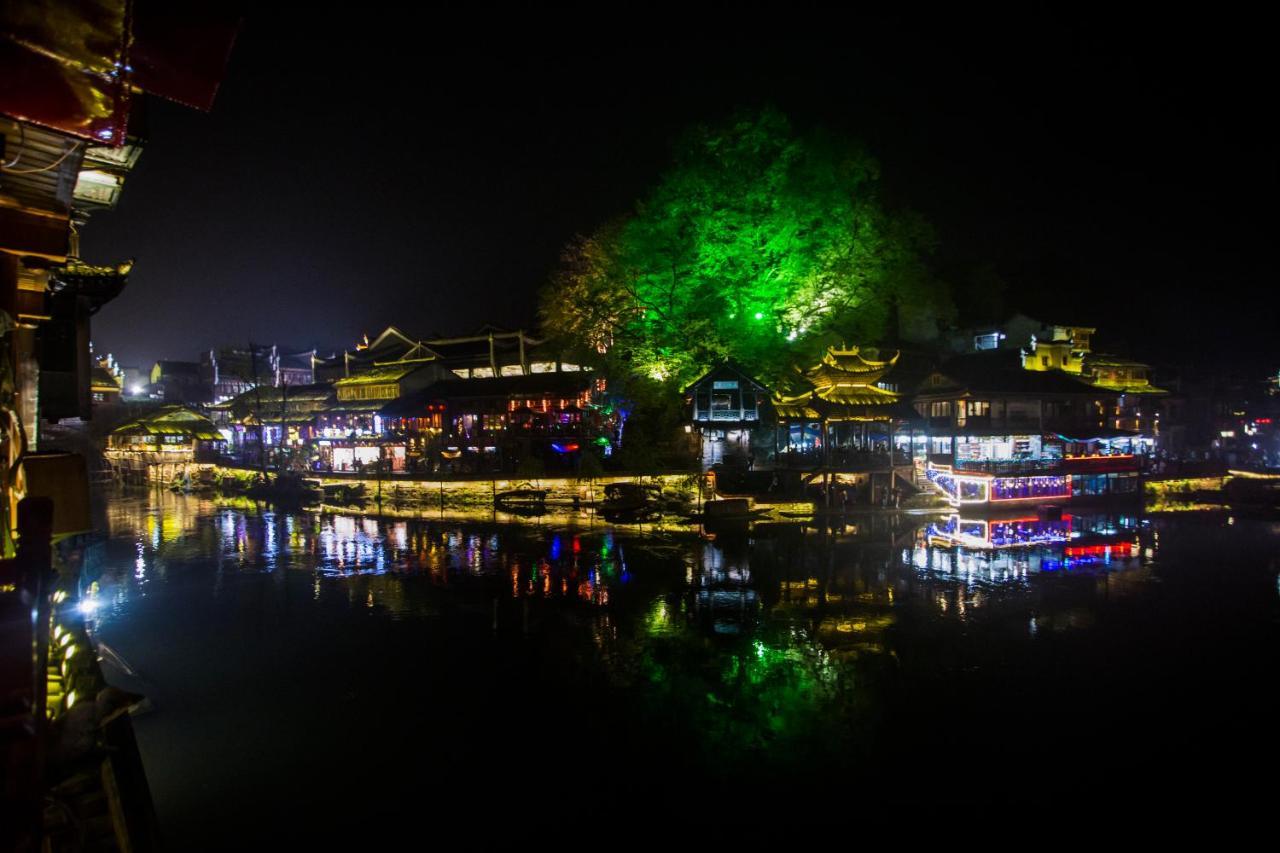 Lqj Riverside Guest House فنغهوانغ المظهر الخارجي الصورة