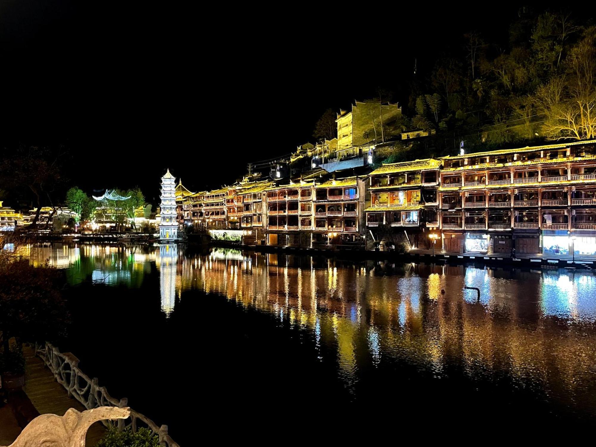 Lqj Riverside Guest House فنغهوانغ المظهر الخارجي الصورة