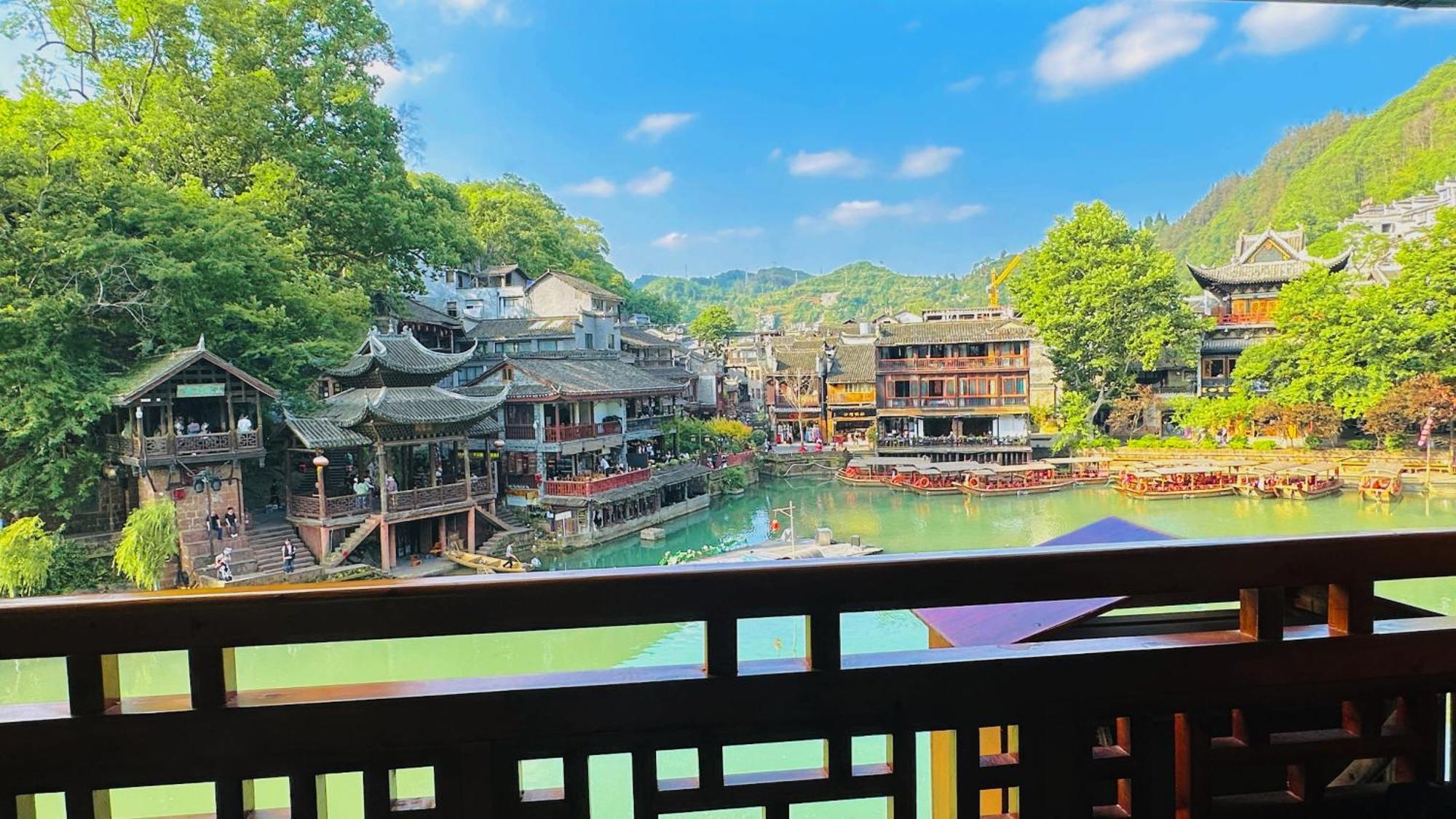 Lqj Riverside Guest House فنغهوانغ المظهر الخارجي الصورة