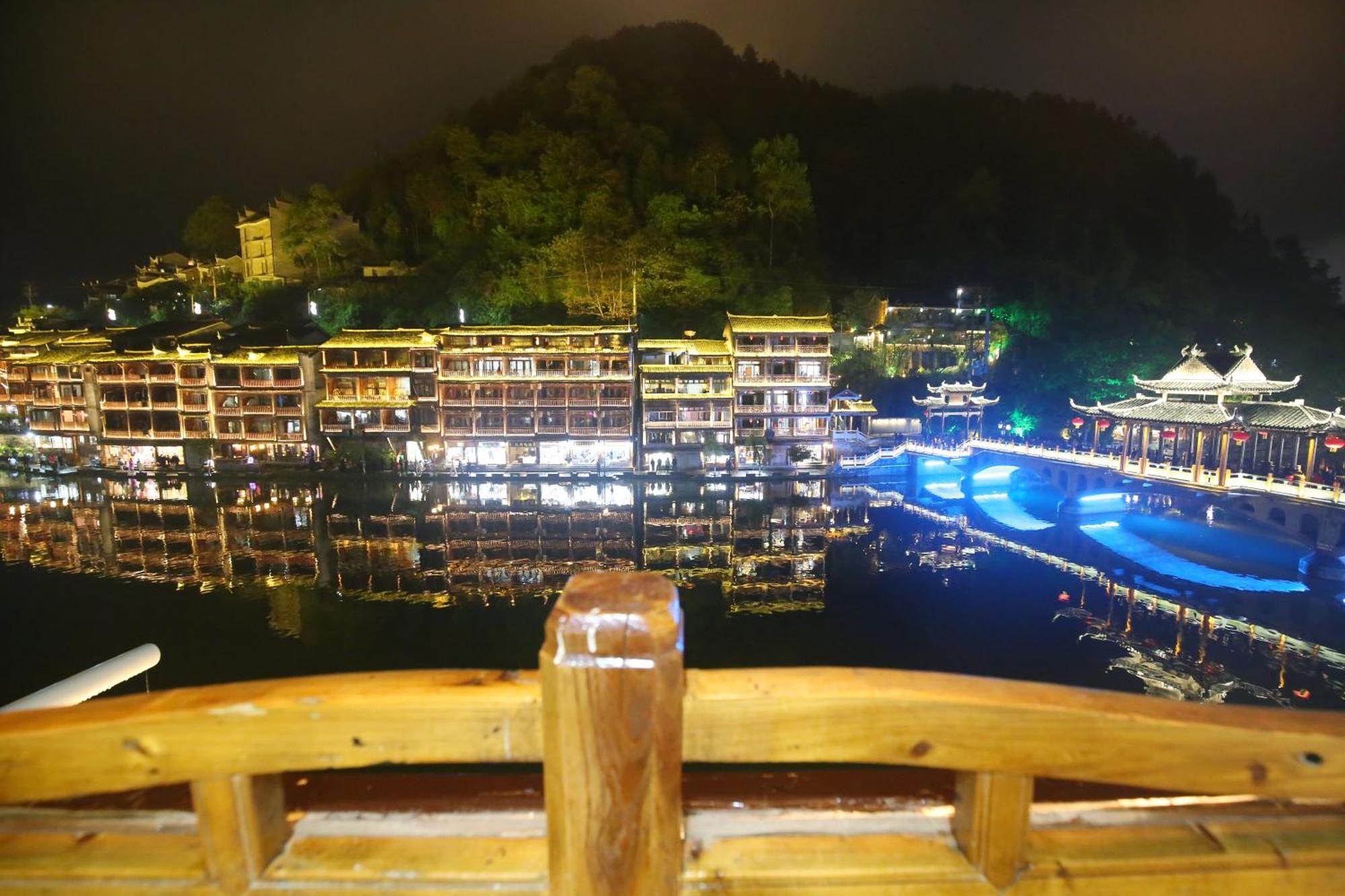Lqj Riverside Guest House فنغهوانغ المظهر الخارجي الصورة